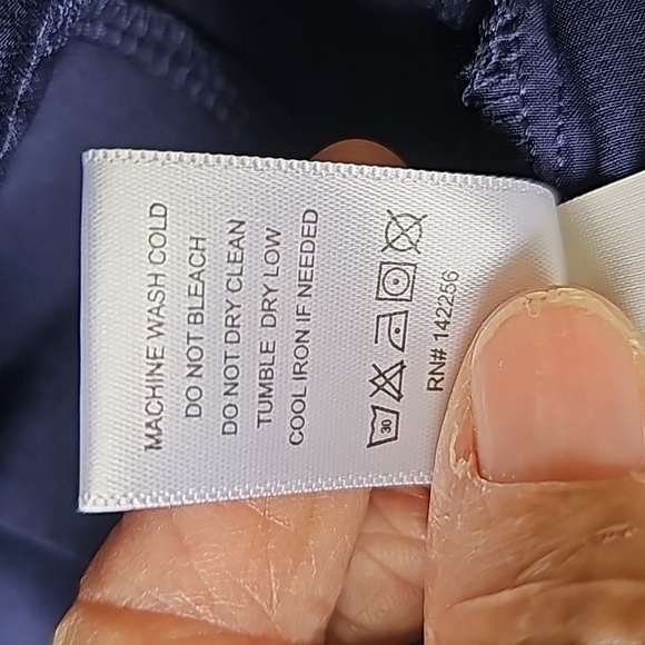 Figs, glue scrub top short sleeves.  Size small. pockets. - Picture 10 of 10